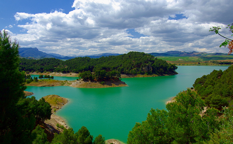 The El Chorro lakes
