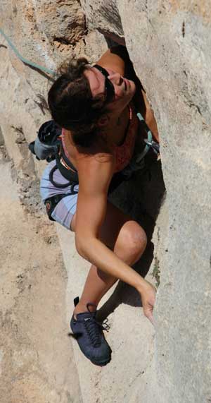 Sandrine climbing Encantadas 6c